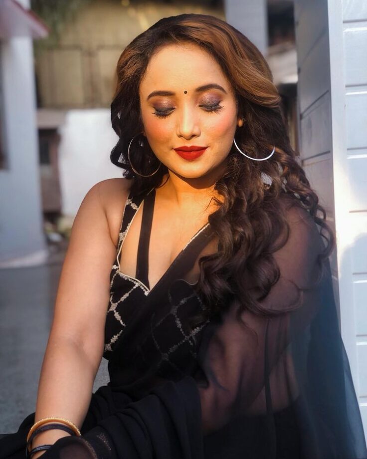 Rani Chatterjee Wishes Makar Sankranti In A Netted Black Saree, See Pics 757564