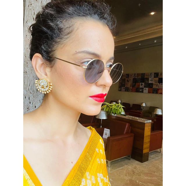 Satin To Cotton: Kangana Ranaut Embracing Unique Saree Drapes 762649