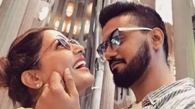 Scoop: Hina Khan Getting Cozy With BF Rocky Jaiswal