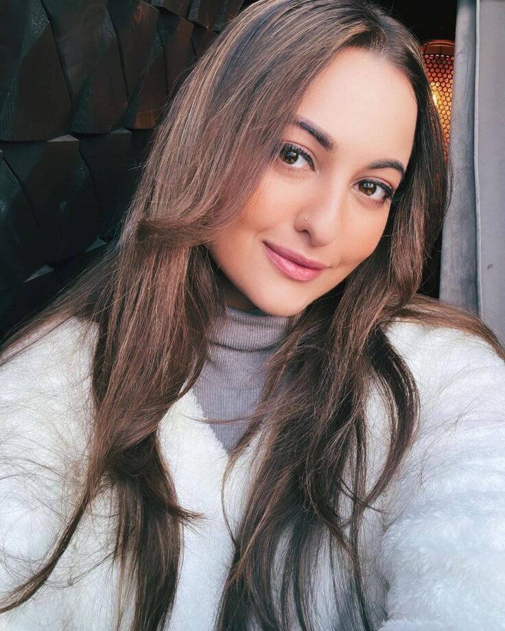 Sonakshi Sinhas Sunday Special Selfie Is Droolworthy Iwmbuzz