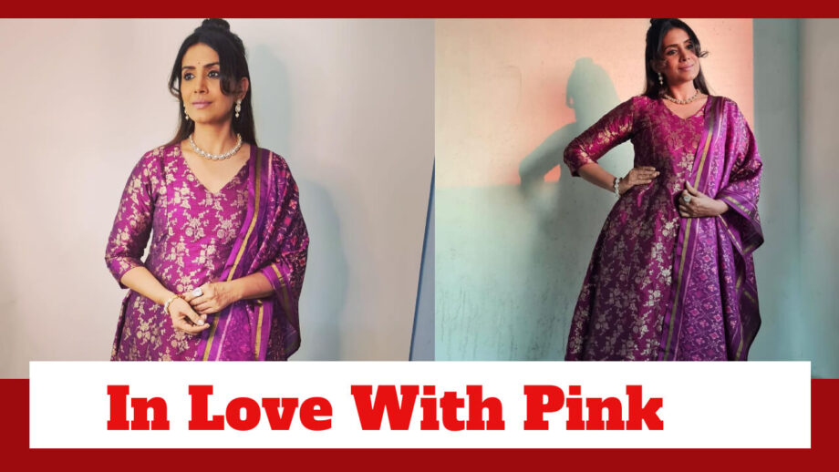 Sonali Kulkarni Is In Love With The Colour Pink; Check Here 764506