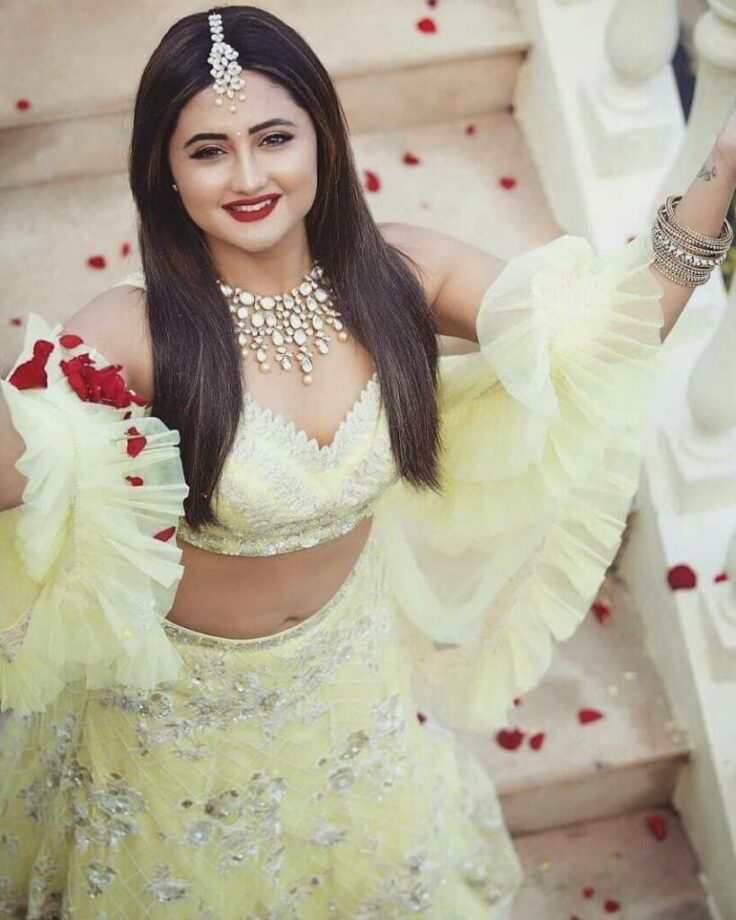 4 Times Rashami Desai Showed Her Fashion Game In V-Neck Designer Lehengas 777090