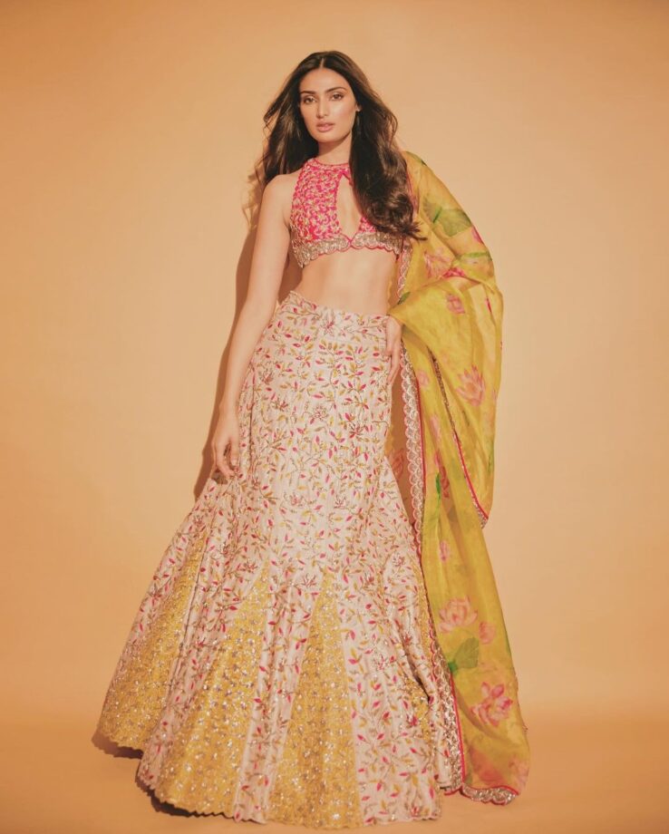 5 Times Athiya Shetty Showed Us Her Beauty In Lehenga Set 778407