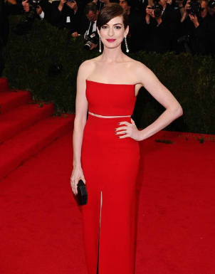 Anne Hathaway's Jaw-Dropping Looks On Red Carpet In Red Ensembles; See Pics 769263