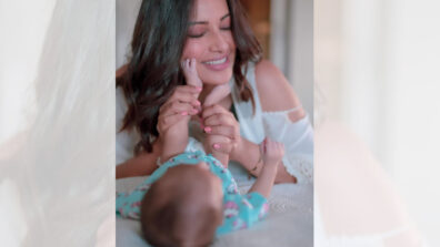 Bipasha Basu Drops An Adorable Pic With Her Daughter Devi, See Beautiful Moment