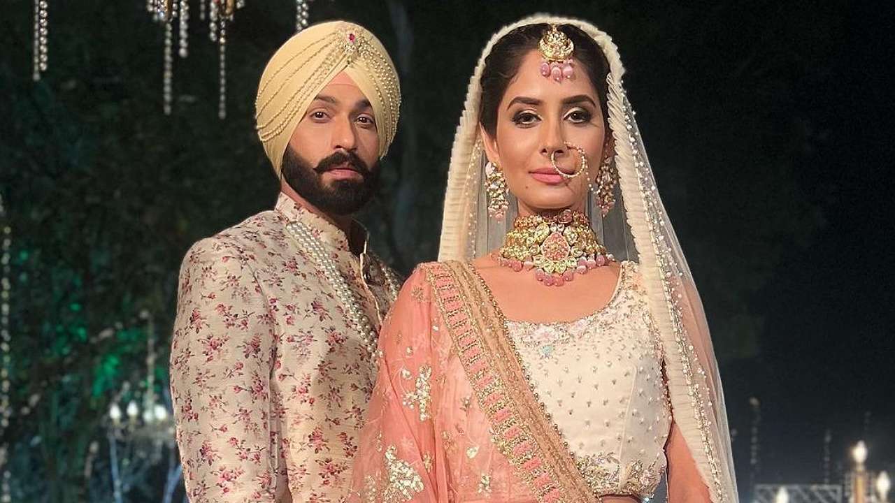 Bollywood's Ace Designer To Design Wedding Attires For Cast Of Teri Meri Doriyaann For Their On Going Shaadi Sequence? 769282