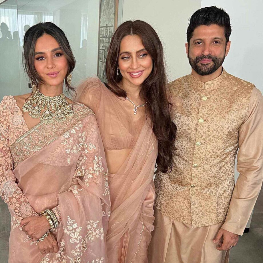 Farhan Akhtar, Shibani and Anusha Dandekar's adorable snap is 'family goals' 775974