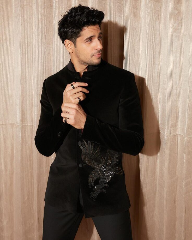 Fashion Battle: Jackky Bhagnani Or Sidharth Malhotra; Whose Black Suit Styles The Best? 766034