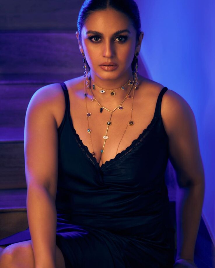 Huma Qureshi Looks Smoking Hot In Black Thigh High Slit Gown - 3