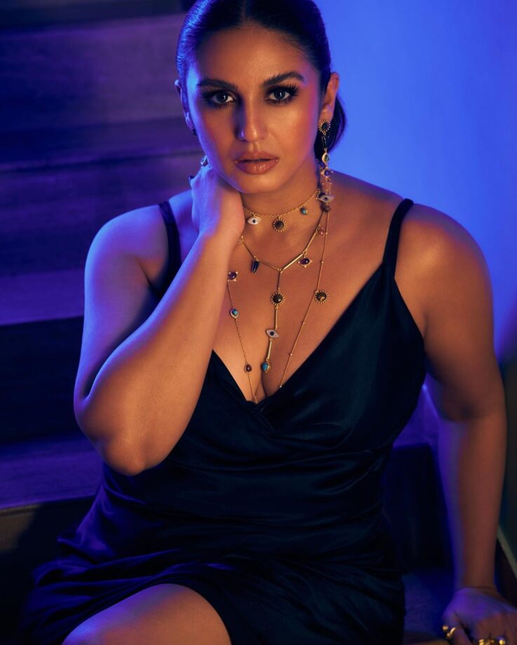 Huma Qureshi Looks Smoking Hot In Black Thigh High Slit Gown - 4