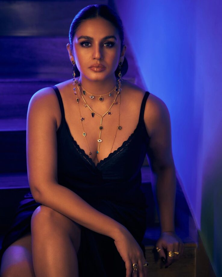 Huma Qureshi Looks Smoking Hot In Black Thigh High Slit Gown - 5