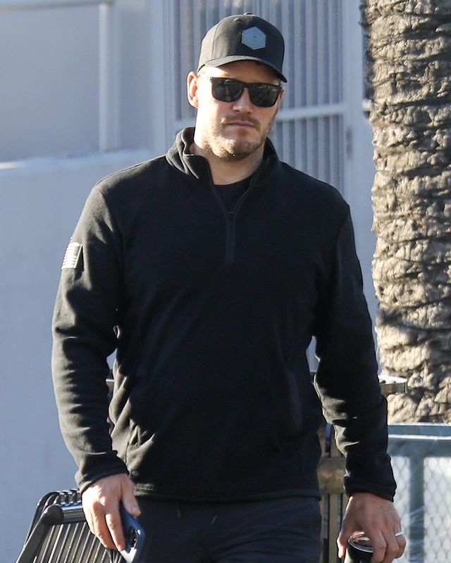In Pics: Chris Pratt takes a casual stroll on streets after workout 770314