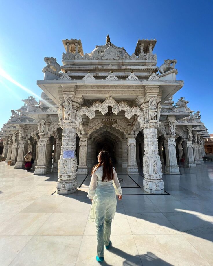 In Pics: Devoleena Bhattacharjee Visits Swaminarayan Temple In Bhuj, Check Now! 766155