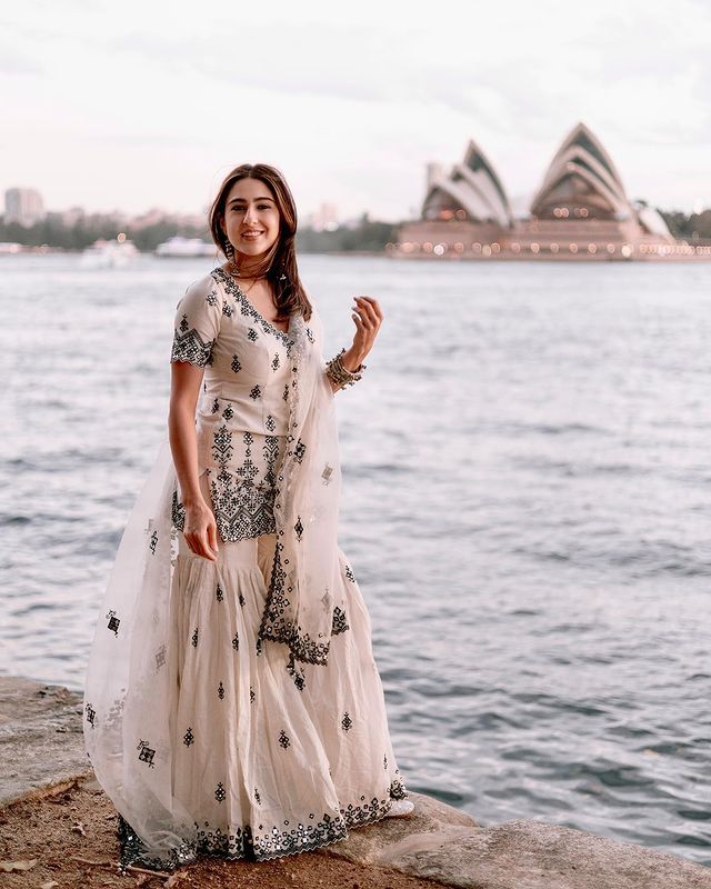 In Pics: Sara Ali Khan Looks Majestic In A White And Black Floral Embroidered Sharara Set 772550