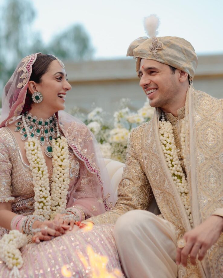 Kiara Advani shares first photos of marriage with Sidharth Malhotra, internet can't keep calm 768968