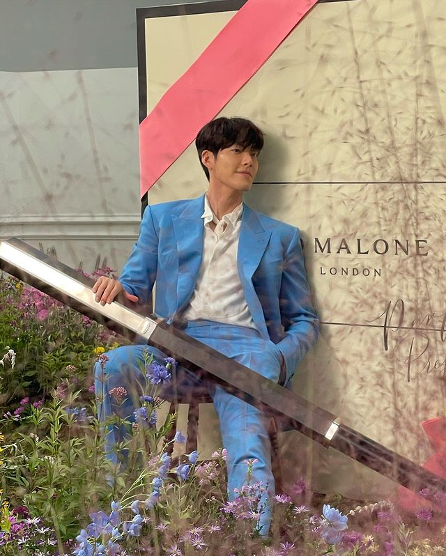 Kim Woo Bin Is A Heartthrob In Blue Tuxedo; Fans Can't Keep Calm 769236