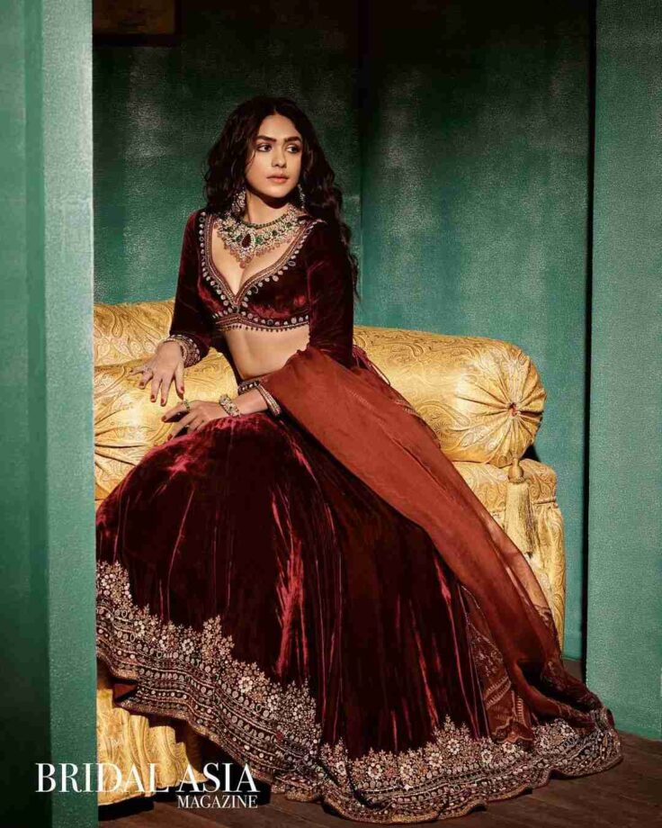 Mrunal Thakur Shows Her Exquisite Beauty In Maroon Velvet Lehenga Set, See Pics 769567