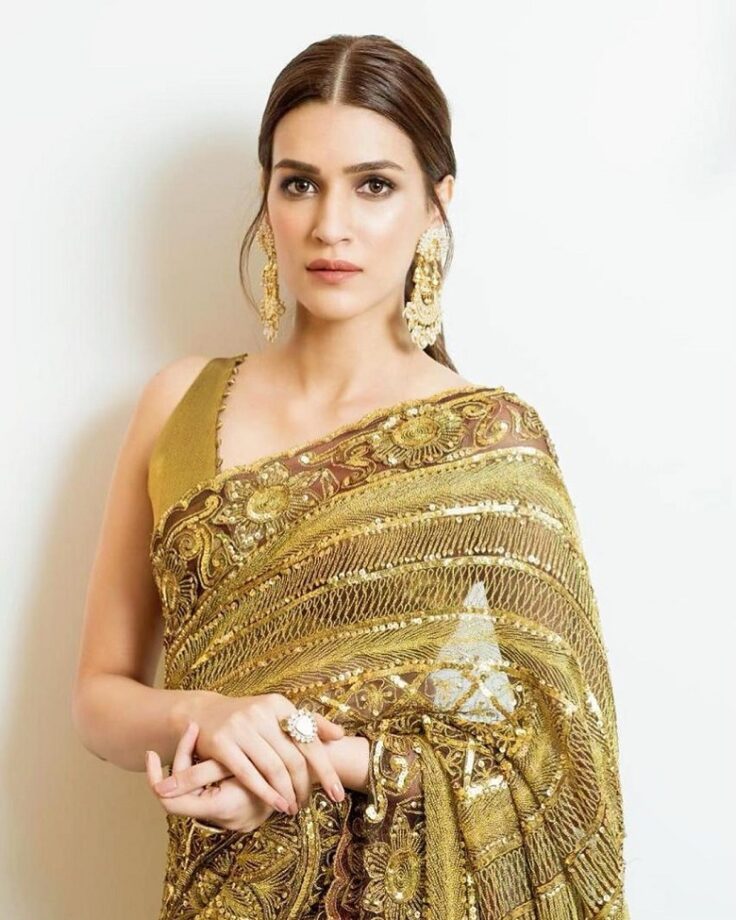 Oh Wow: Kriti Sanon Looks Goddess In Sarees 766131