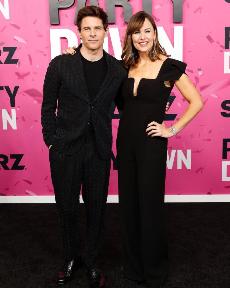 Party Down S3 Premiere: Jennifer Garner, James Marsden, and Kristen Bell all twin in black, see pics 776860