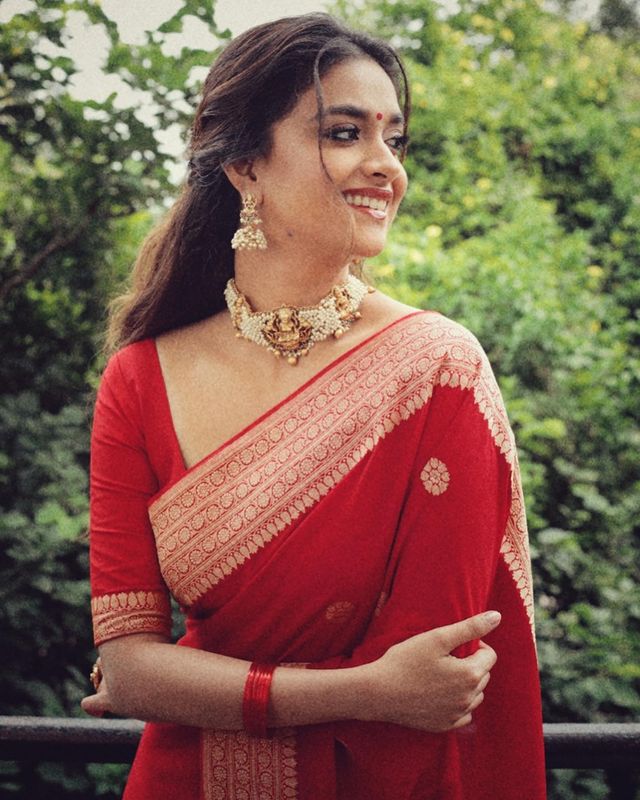 Rashmika Mandanna To Pooja Hegde; Stunning Actresses In Red Sarees 769922