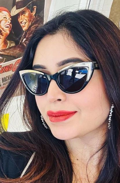 Ritabhari Chakraborty Feels Good To Be With Friends In Los Angeles 766281