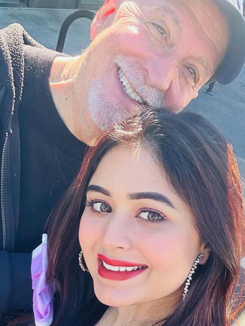 Ritabhari Chakraborty Feels Good To Be With Friends In Los Angeles 766282