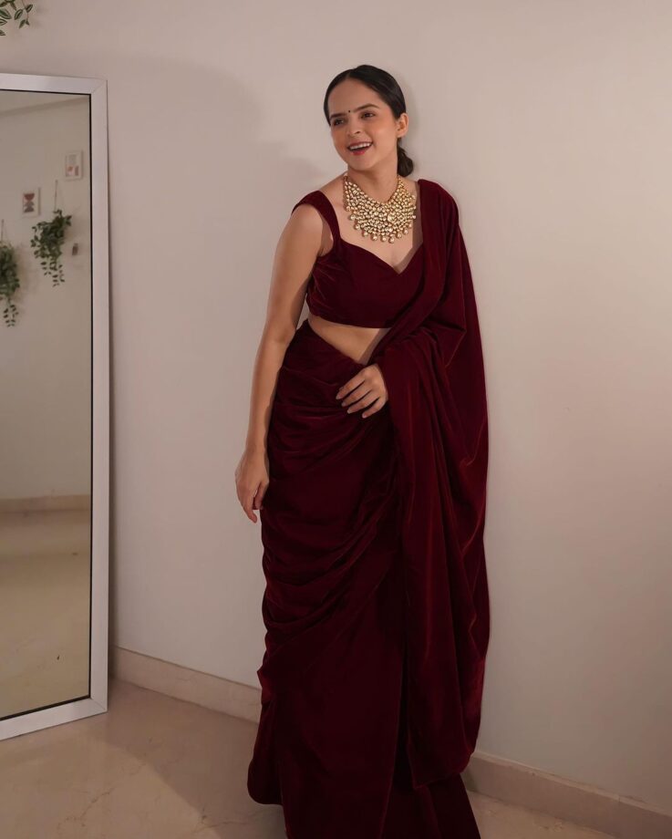 Sab cheeni re: Palak Sindhwani melts hearts in deep-neck red saree, Raj Anadkat says, 