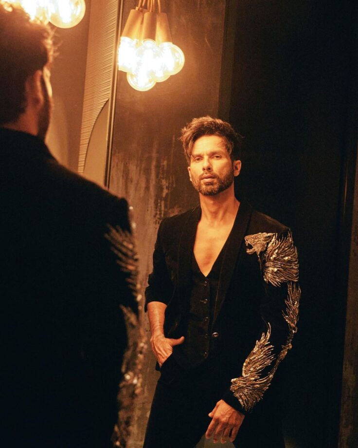 Shahid Kapoor Makes Heads Turn In All-Black Pantsuit Outfit, See Pics 777629