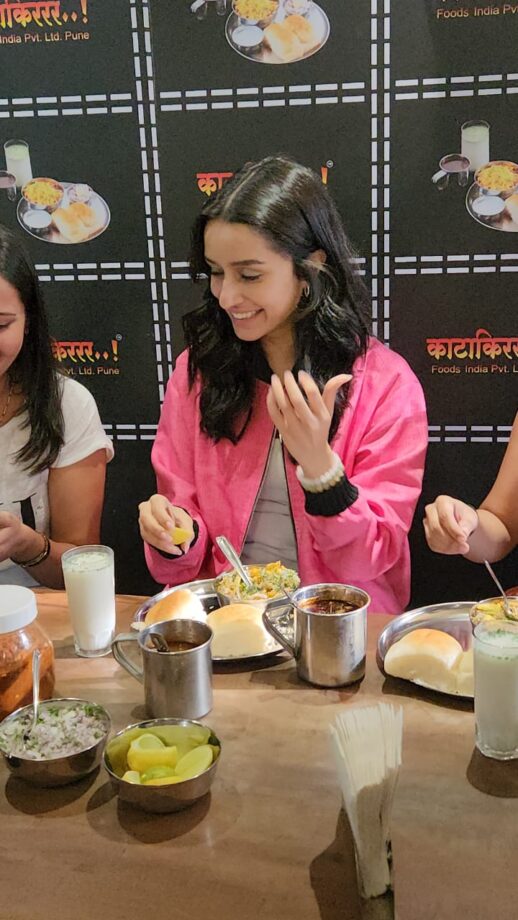 Shraddha Kapoor paints Pune 'pink' during Tu Jhoothi Main Makkaar promotions, check out 772363