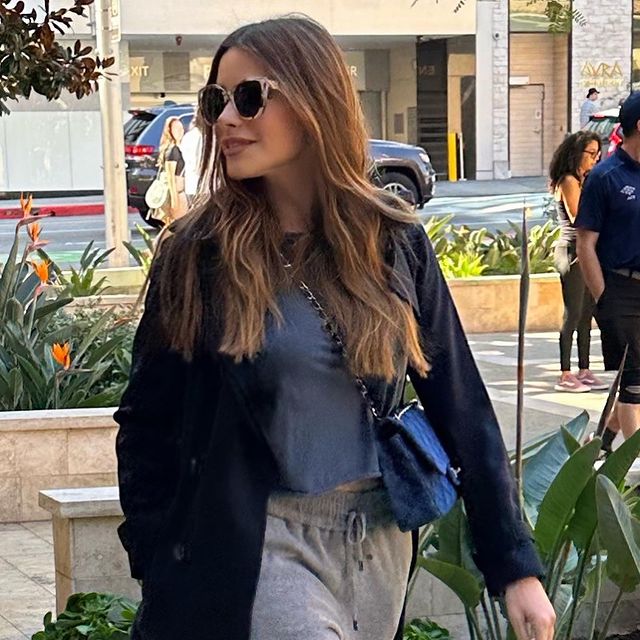 Sofia Vergara looks preppy in black on a Sunday in LA, see pics 775243