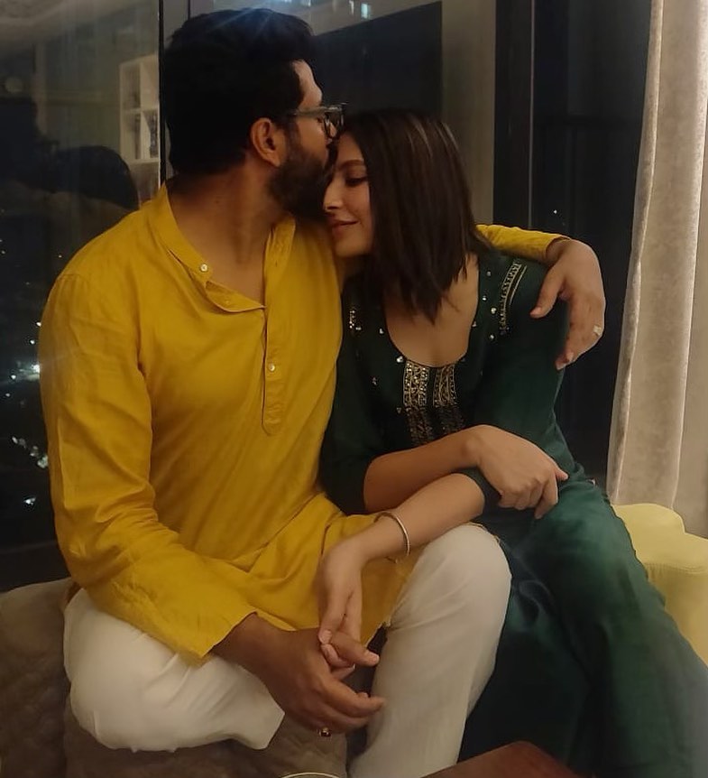 Subhashree Ganguly And Hubby Raj Chakraborty Give Us Major Couple Goals 769241