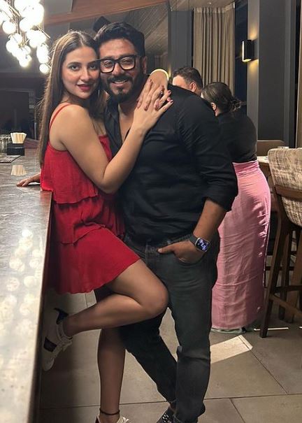 Subhashree Ganguly's 'Birthday Kiss' To Her Man Raj Chakraborty Is Sensational 775906