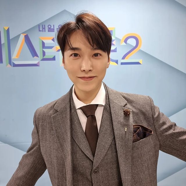 Super Junior member Lee Sungmin’s classic suit looks, see pics 772492