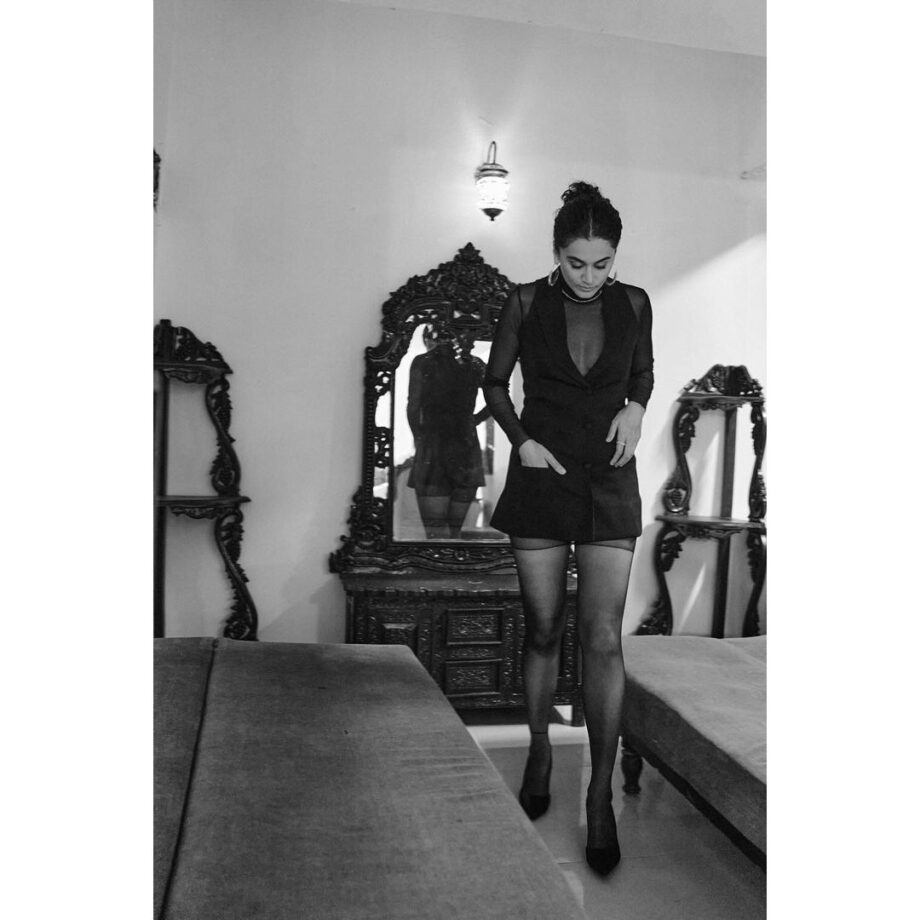 Taapsee Pannu looks hot and chic in latest monochrome photos - 0