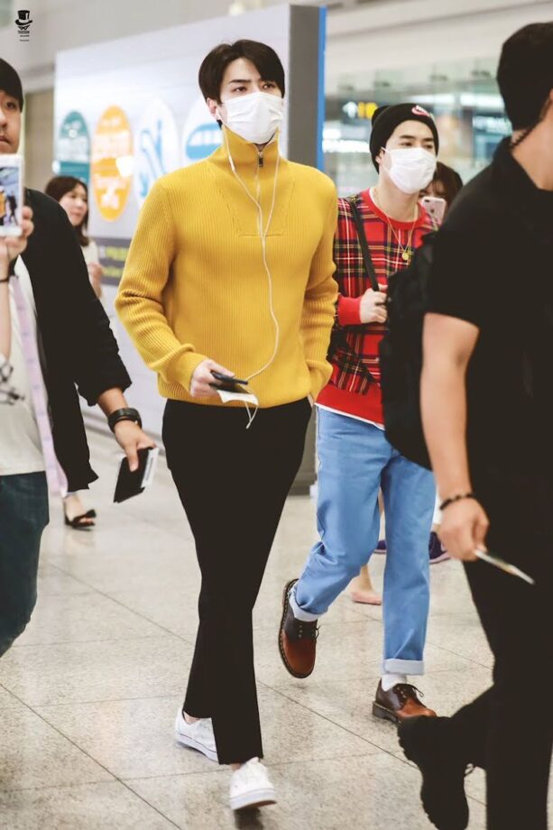 Times when EXO Sehun turned airport into runway 766200