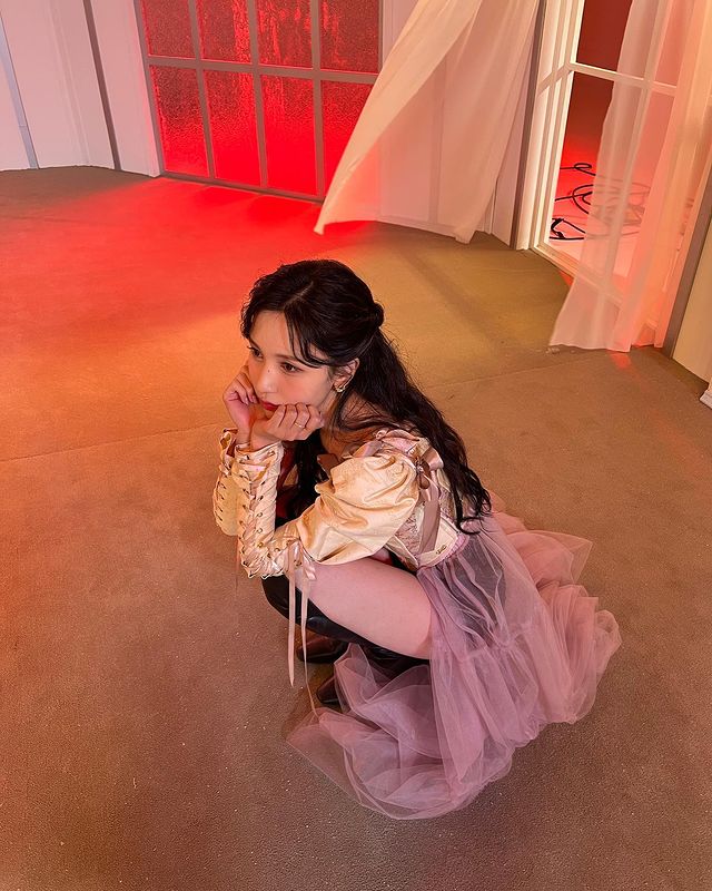 Twice's Mina Glowing Bright In Pictures; Check Out! 765753