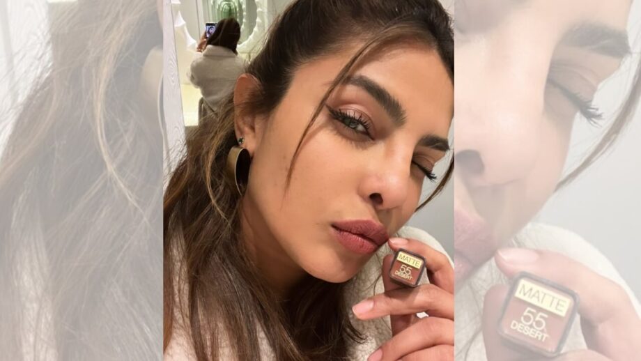 Wanna ace perfect spicy lipstick swag? Get goals from Priyanka Chopra 774183