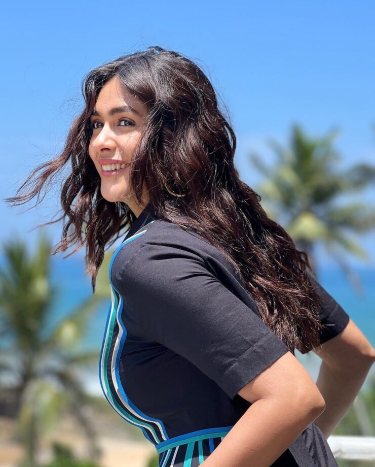 Mrunal Thakur Looks Gorgeous In Classy And Sassy Blue Jumpsuit, Check Photos - 1