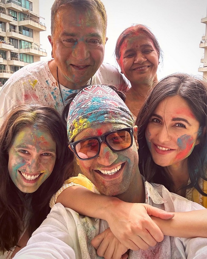 A look into Katrina Kaif-Vicky Kaushal’s lovey-dovey Holi celebrations 781359