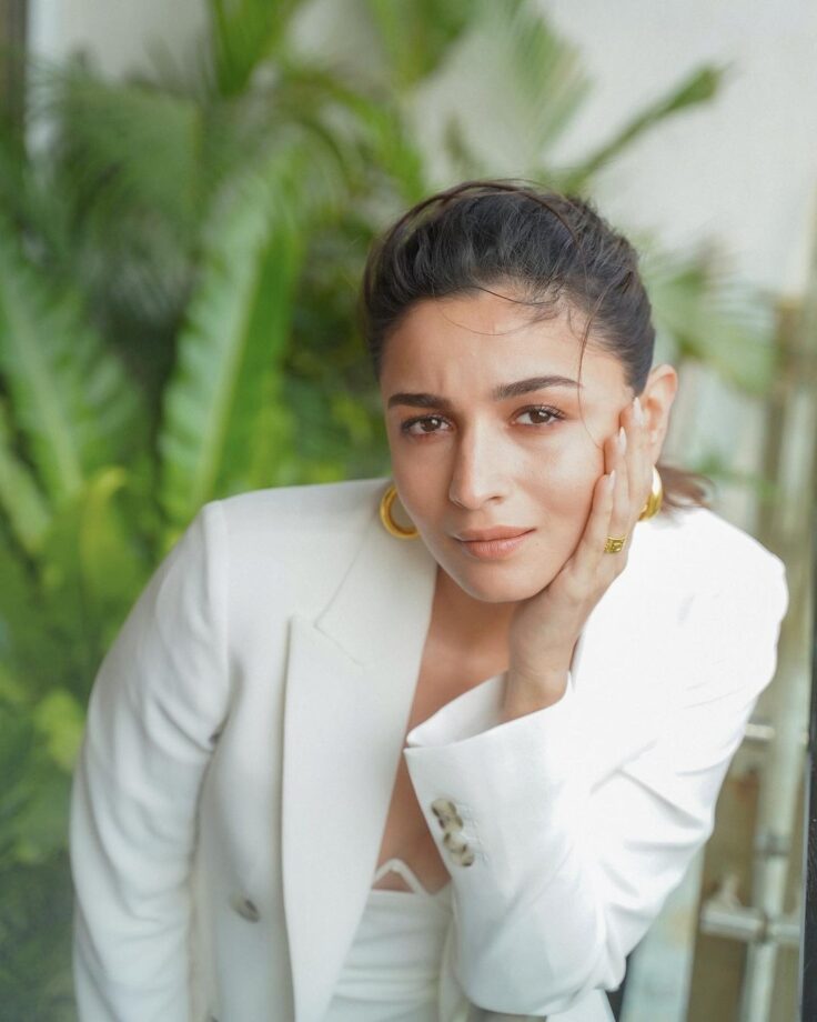 Alia Bhatt Is A Vision To Behold In White Blazer Outfits; See Pics 784775