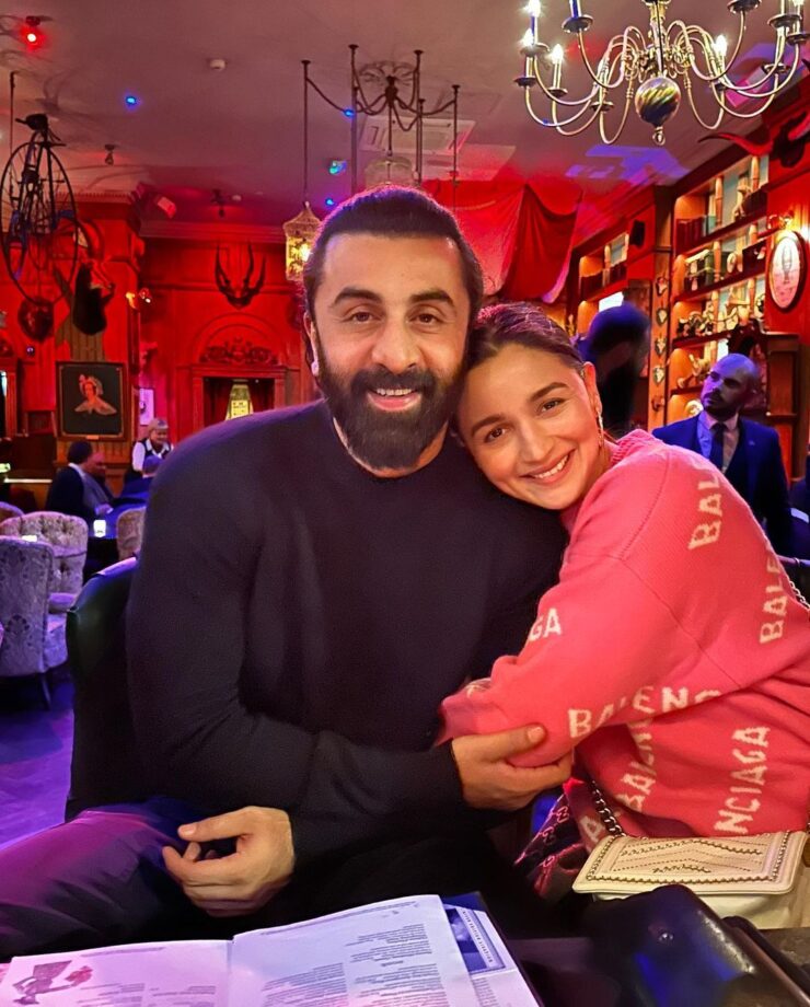 Alia Bhatt's 1st Birthday Celebration After Wedding To Ranbir And Becoming Mommy To Raha; See Pics 785897