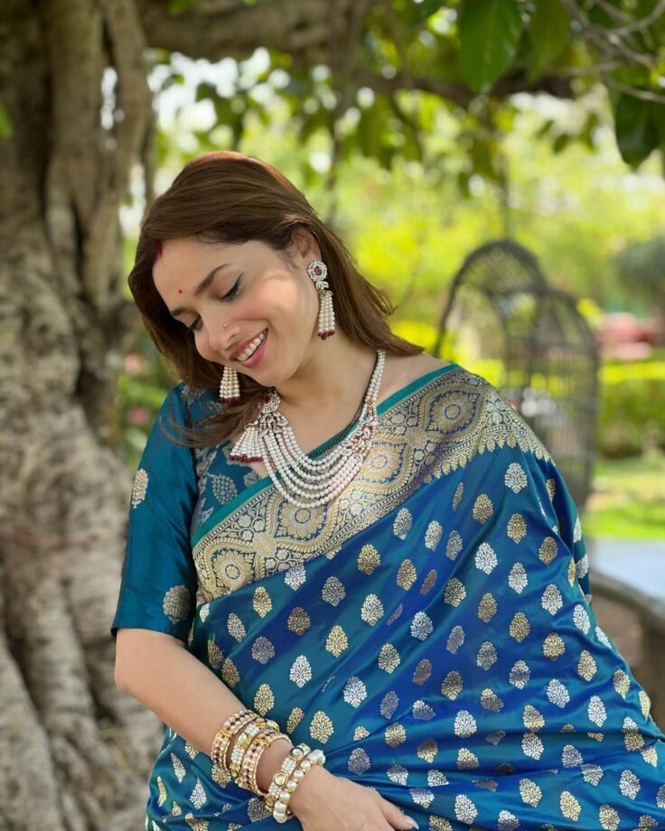 Ankita Lokhande gets couple photoshoot done with hubby Vicky Jain, flaunts Banarasi saree along with sindoor 791233