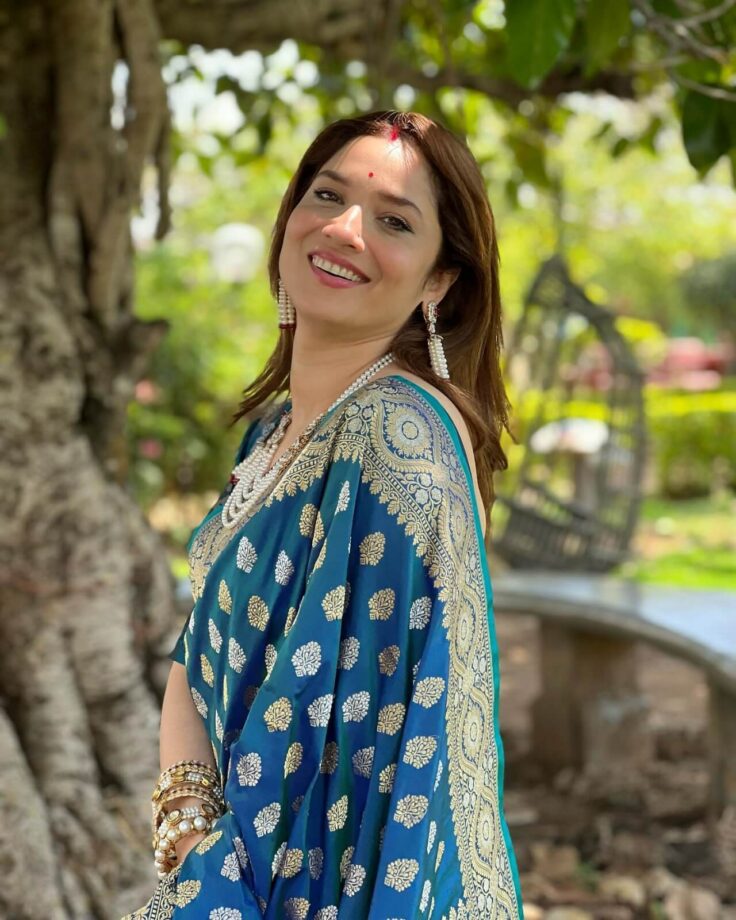 Ankita Lokhande gets couple photoshoot done with hubby Vicky Jain, flaunts Banarasi saree along with sindoor 791238