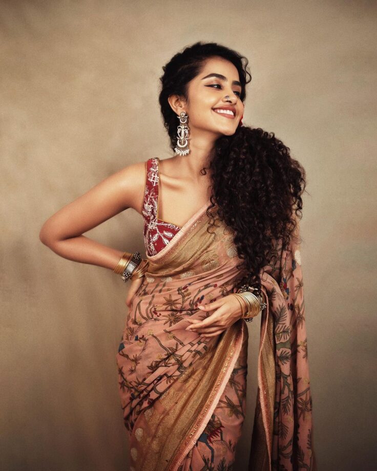 Anupama Parameswaran Looks Gorgeous In A Copper Peach Floral Printed Saree 779186