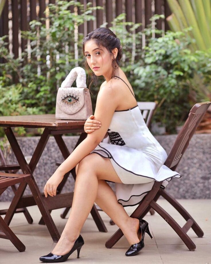 Ashnoor Kaur Dripping With Sensuality In Mini Dress; See Pics 782979