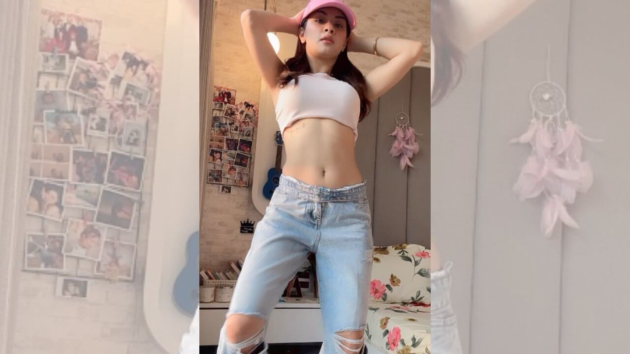 Avneet Kaur turns up her sass in crop top and low waist denim 780650