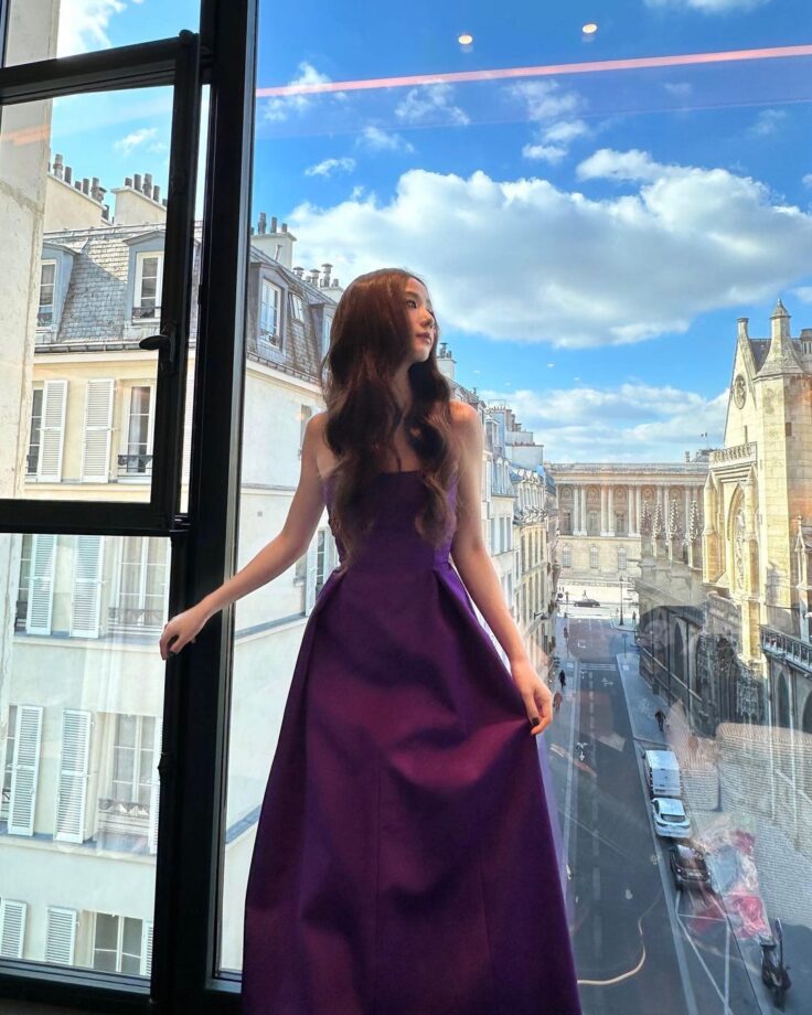 Blackpink's Jisoo Is Sight To Behold In Strapless Purple Gown, See Pics 778725