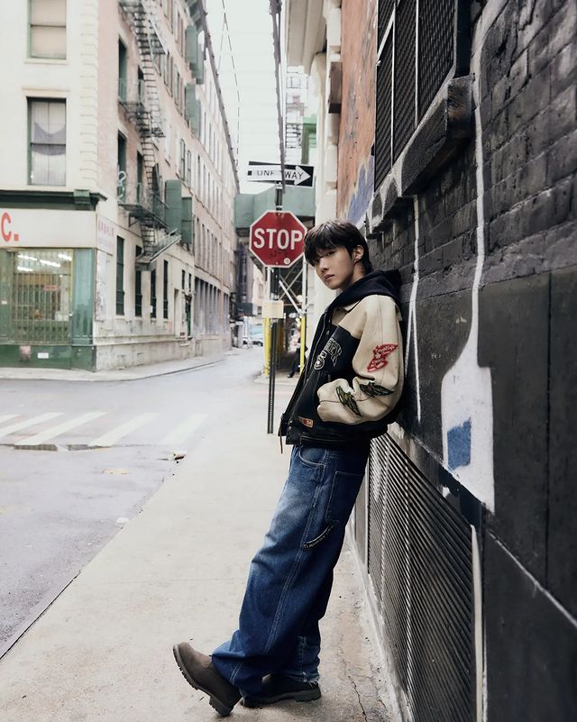 BTS J-Hope’s streetstyle prompts ultimate swag, see pics 779465
