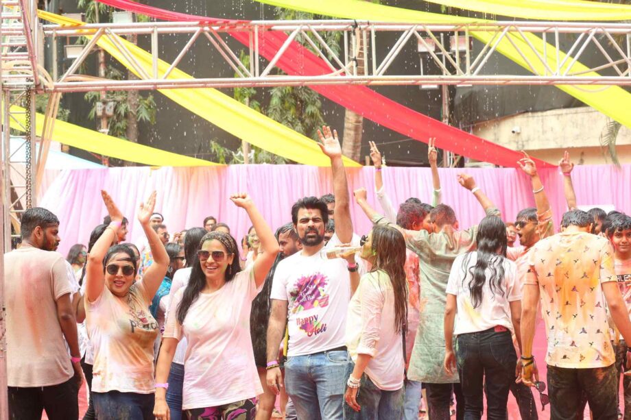 Candid Moments From IWMBuzz Holi Celeb Bash 2023 - 10