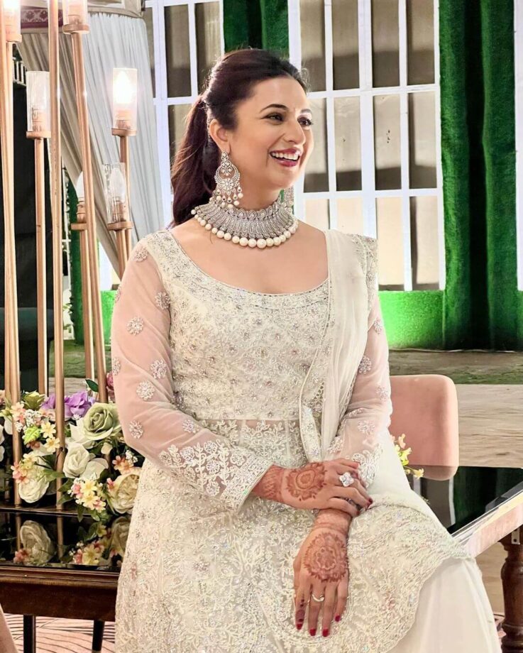 Divyanka Tripathi Looks Ethereal In White Embroidered Gharara Set, Gives Us Major Ethnic Vibes - 1